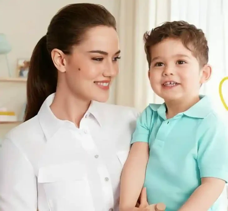 عکس؛ بیوگرافی و زندگی شخصی فخریه اوجن رتبه نهم در فهرست ۳۰ زن زیبا در جهان 2 Screenshot 2026 01 05 141649