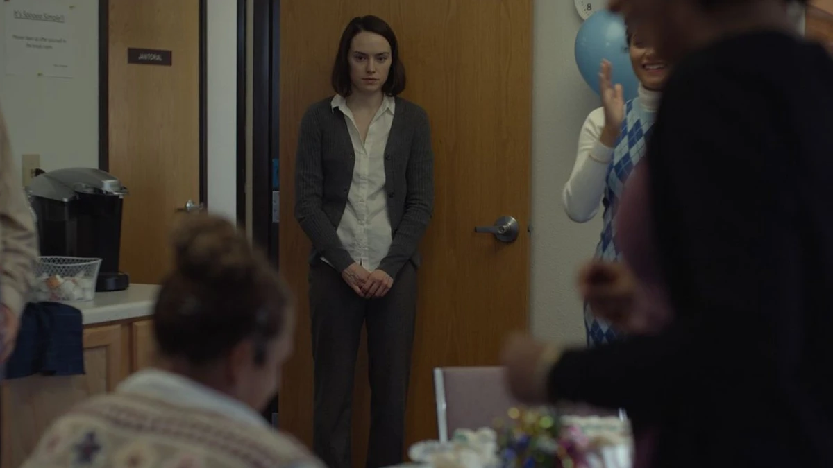 بررسی و نقد فیلم Sometimes I Think About Dying اثری درام، عاشقانه و کمدی