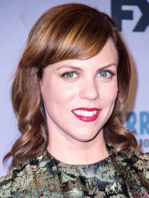 عکس؛ بیوگرافی و زندگی شخصی سارا برنز بازیگر و کمدین آمریکایی 2 37 1