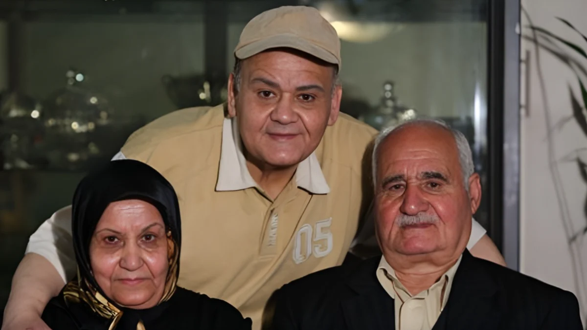 خاطره خنده‌دار اکبر عبدی از روزه‌داری پدرش برای دور زدن زمان اذان پرده برداشت