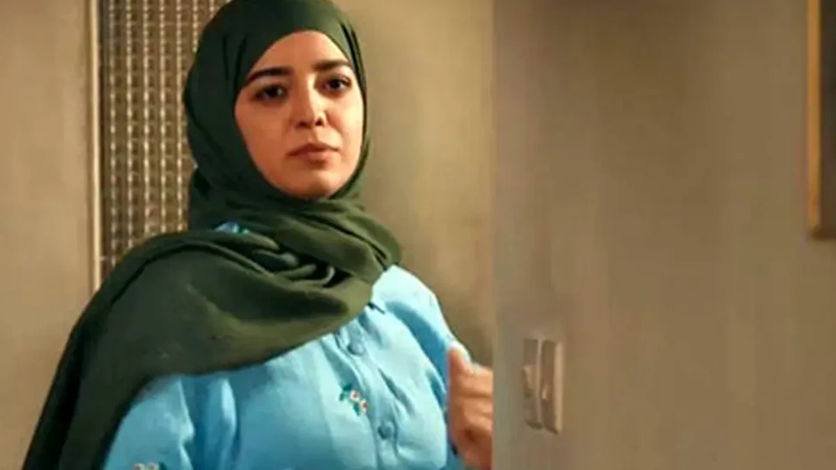 شباهت حیرت‌انگیز دختر سعید آقاخانی به حمیرا ریاضی در سریال «اسباب زحمت» جنجال به پا کرد!