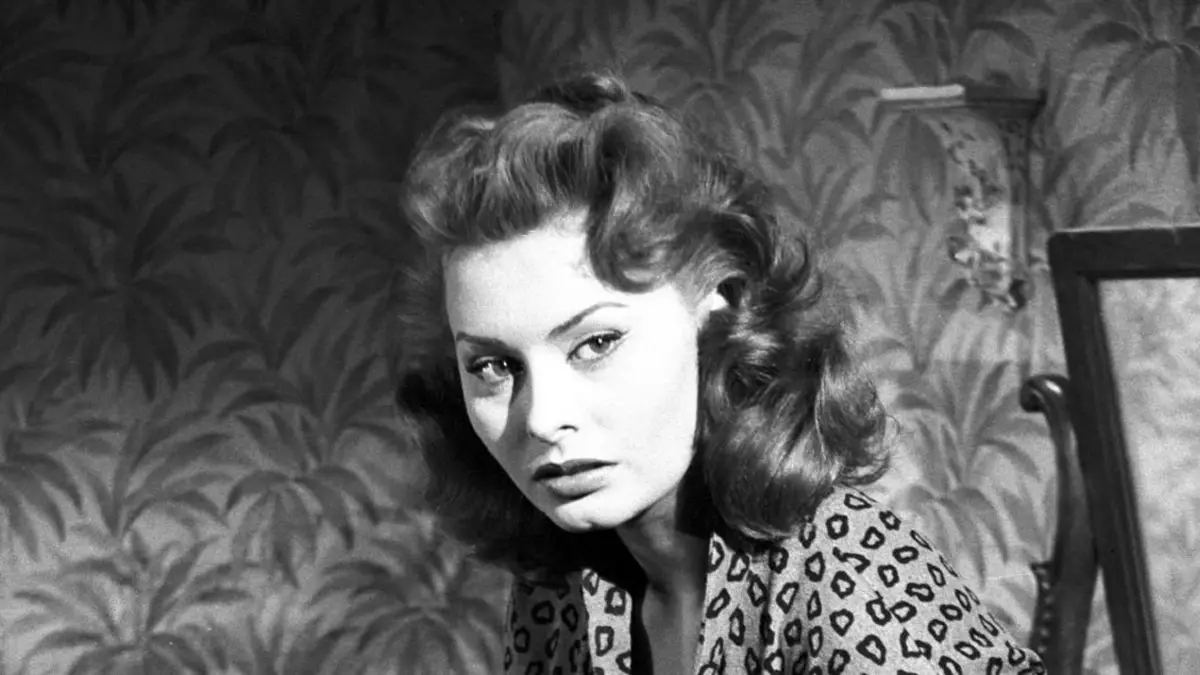 اعتراف سوفیا لورن، همیشه آرزوی خوردن یک شکم غذای سیر را در دل داشتم 6 اعتراف سوفیا لورن، همیشه آرزوی خوردن یک شکم غذای سیر را در دل داشتم