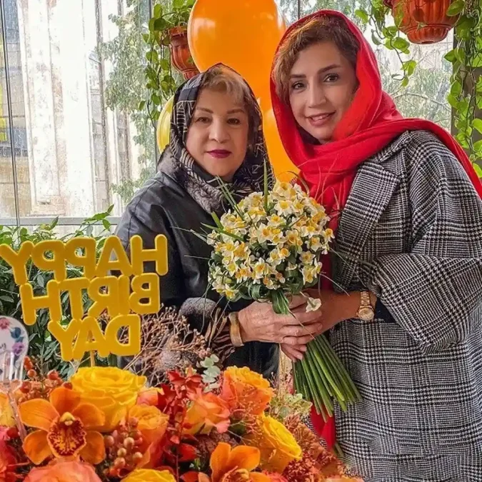 مادرشبنمقلیخانی