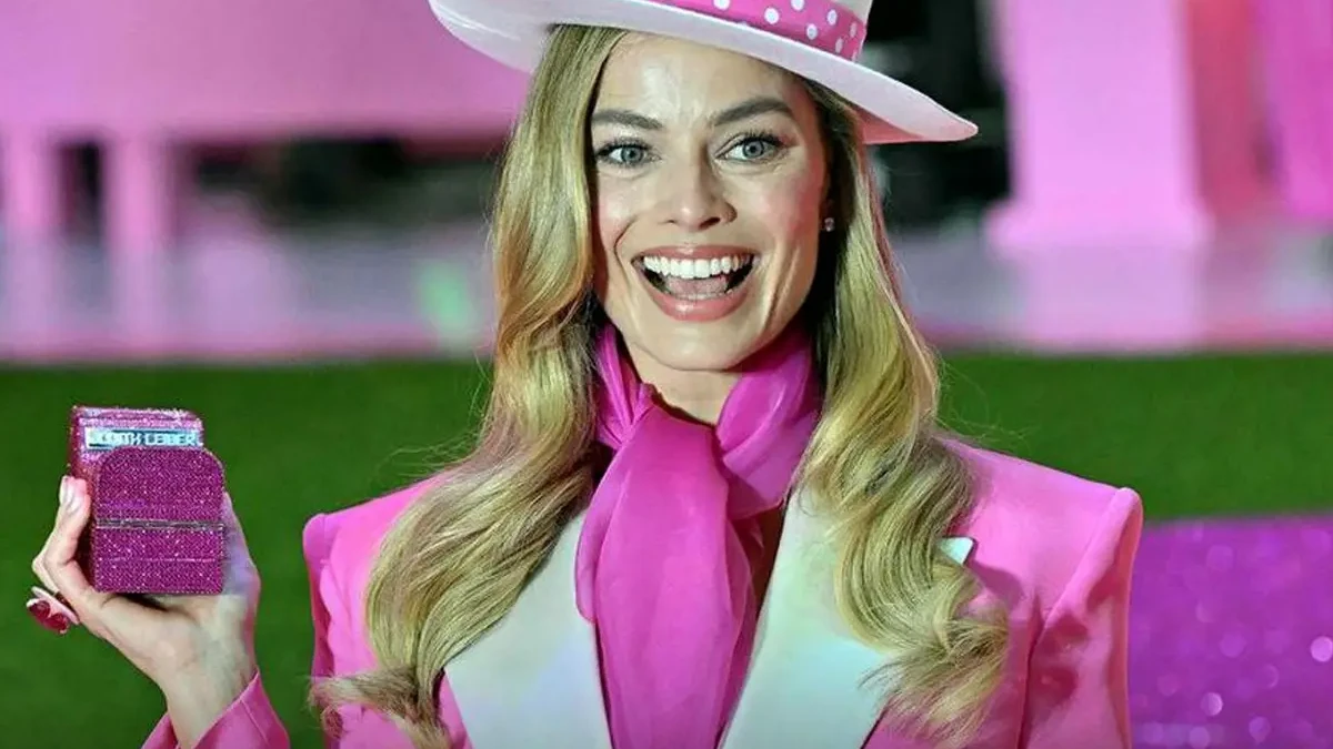 مارگو رابی و شاگردی از روی یک نوار ویدیویی 1 مارگو رابی و شاگردی از روی یک نوار ویدیویی