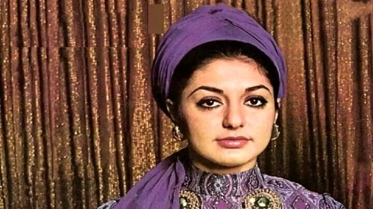 عکس گوگوش به همراه پسرش کامبیز اوایل دهه 50